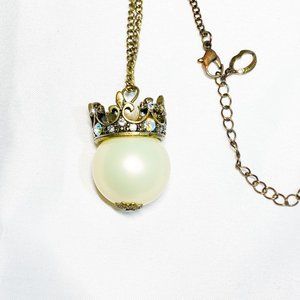New Vintage Pearl Crown/Tiara Necklace